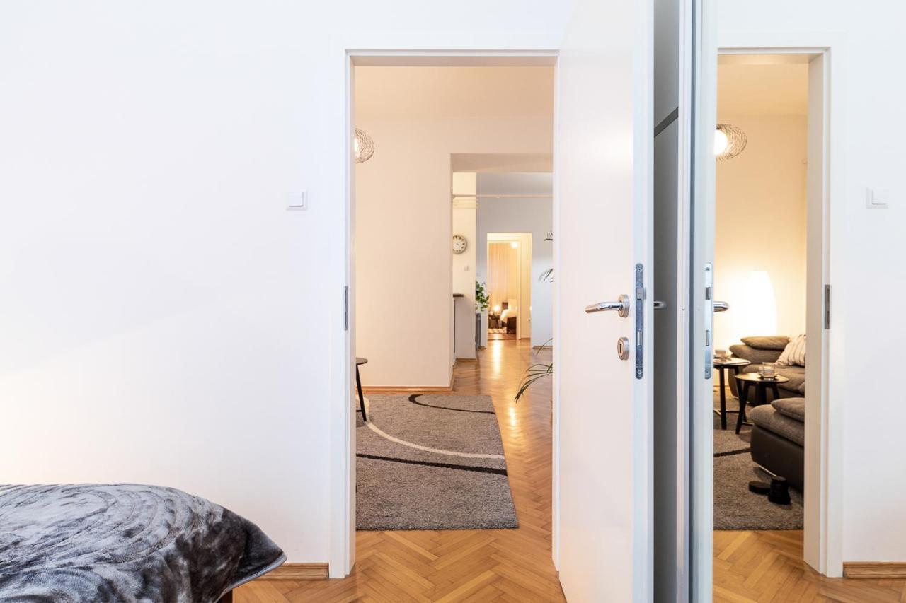 Modern Spacious 3Bdr Apartment In Heart Of ザグレブ エクステリア 写真